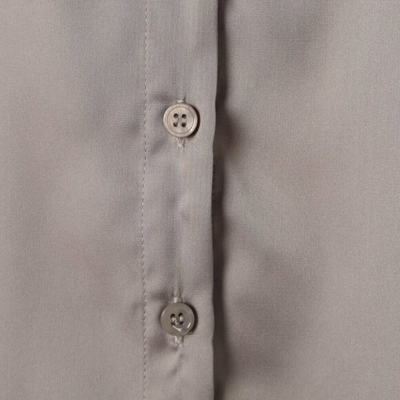 Petal and Pup “Narissa” Satin Shirt in Silver – Size Large – NWOT - Picture 5 of 10